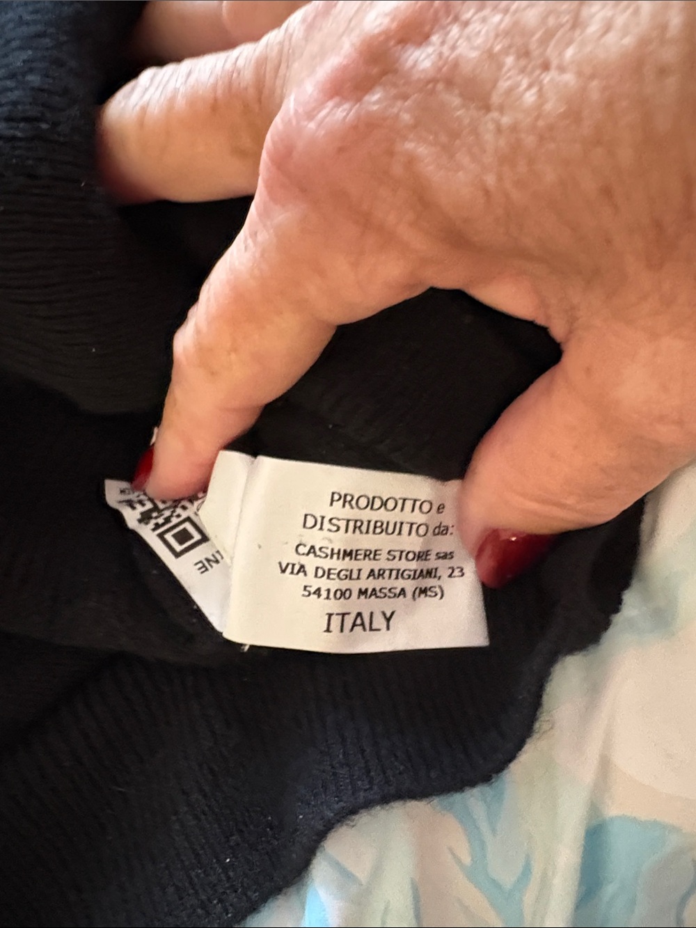 Men's Black Cashmere Crewneck Sweater - Picture 2 of 4